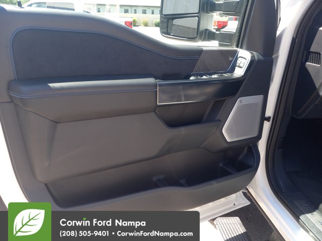 2025 Ford F-350 Platinum photo 11