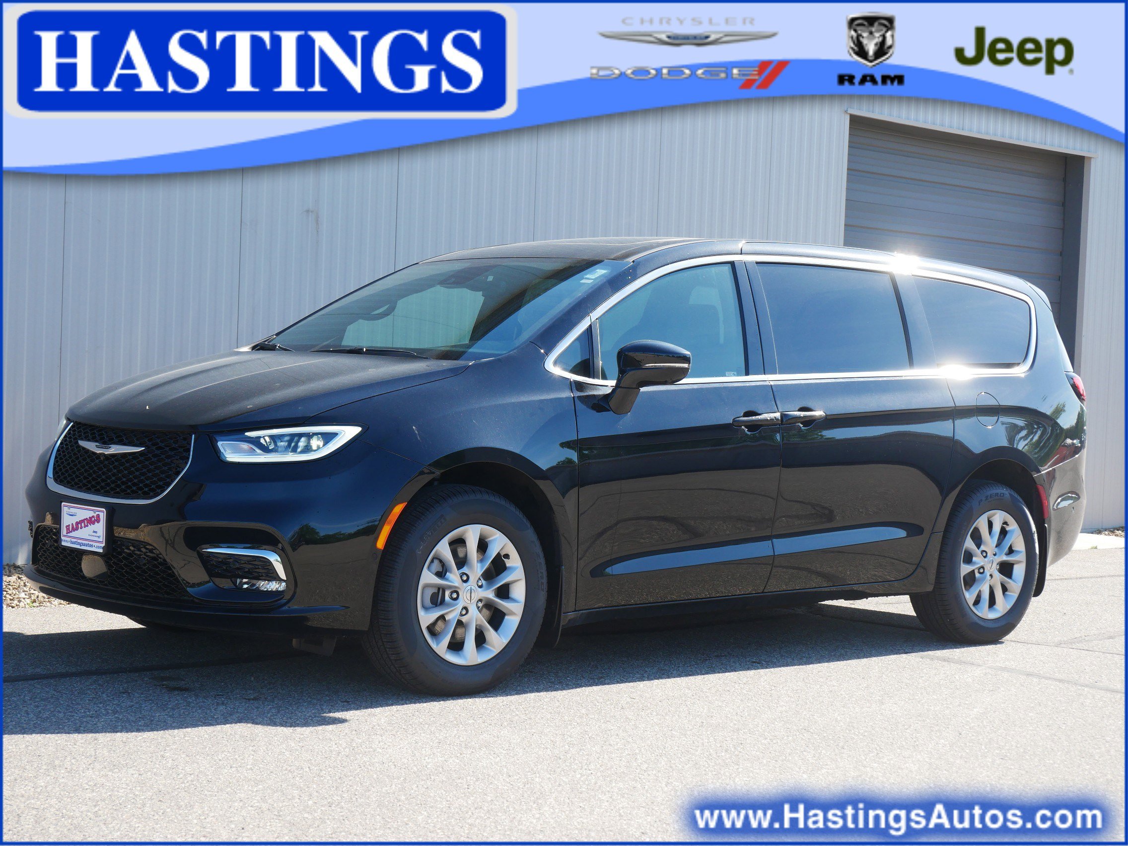 2025 Chrysler Pacifica Select