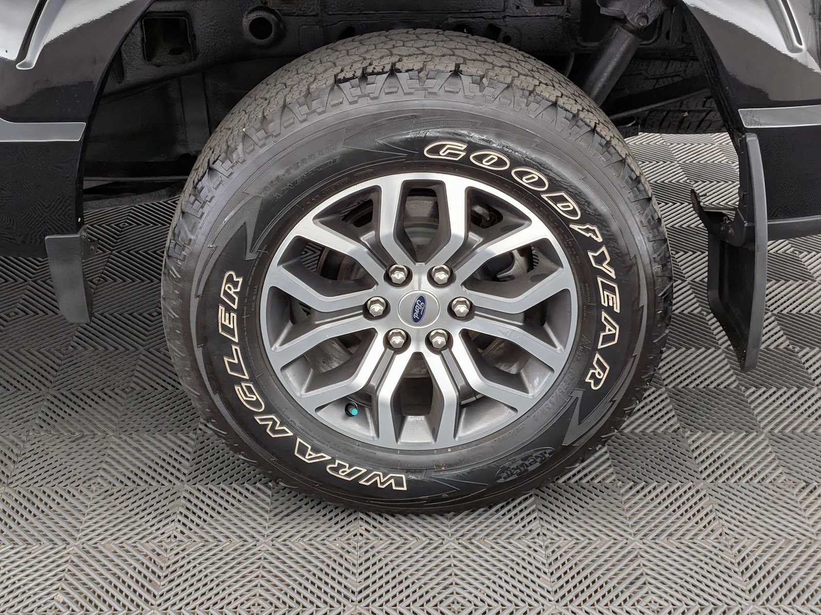 2021 Ford F-150 XL photo 13