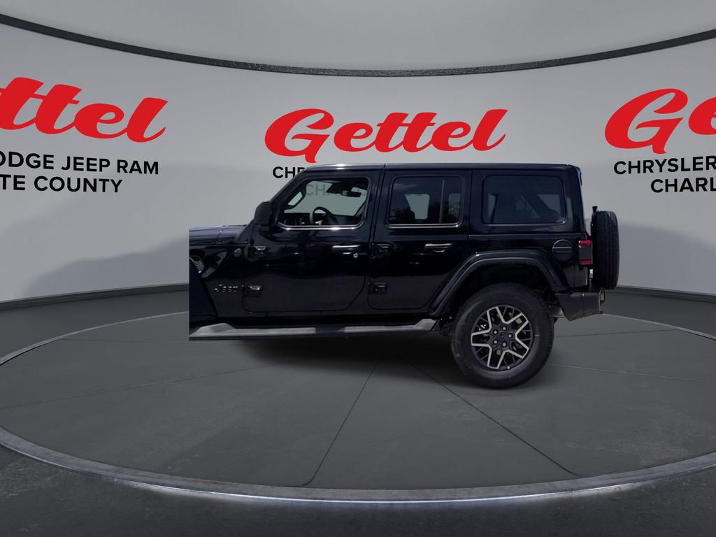 2025 Jeep Wrangler Sahara photo 4