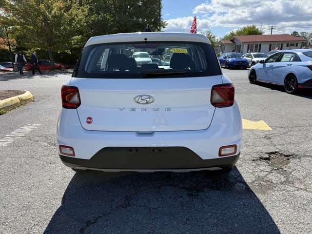 2021 Hyundai Venue SE photo 3