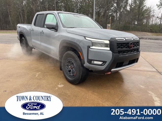 2025 Nissan Frontier PRO-4X's photo