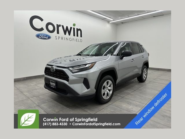 2024 Toyota RAV4 LE's photo