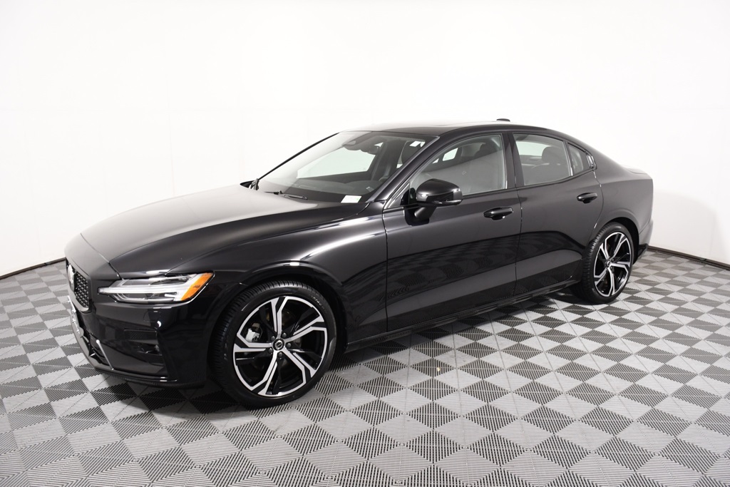 Used 2024 Volvo S60 Core with VIN 7JRL12TK3RG305615 for sale in Richfield, Minnesota
