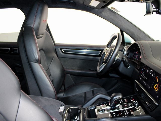 2023 Porsche Cayenne GTS photo 28