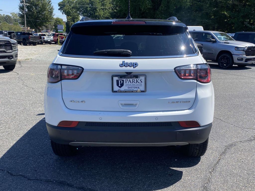 2024 Jeep Compass Limited photo 3