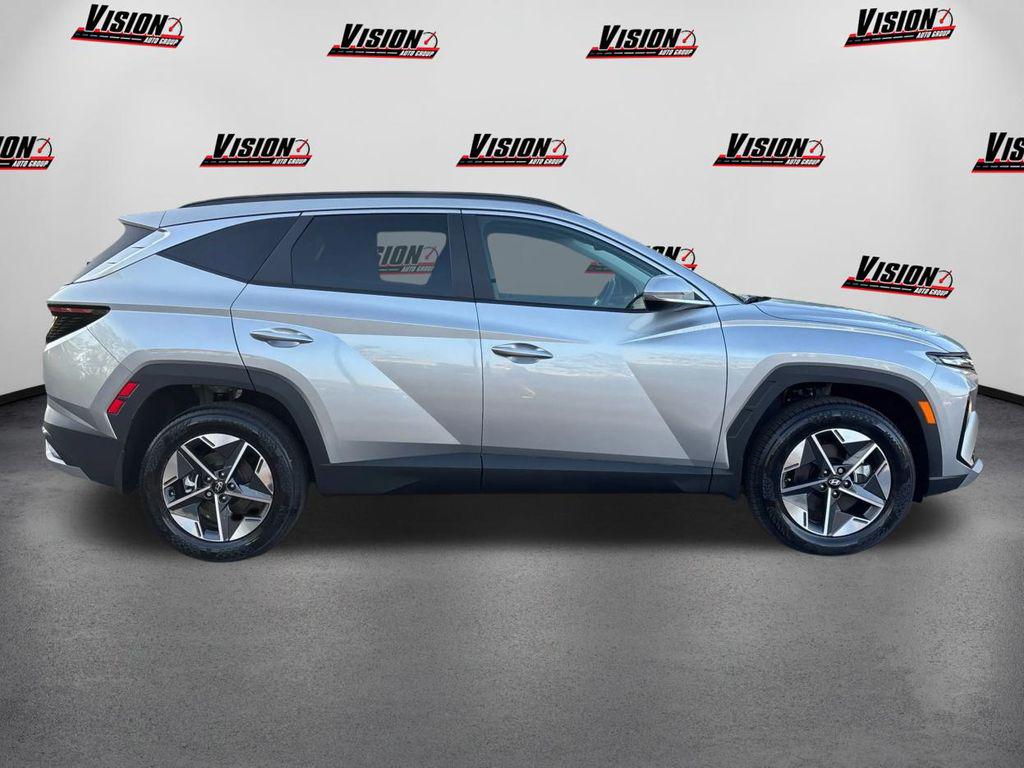 2025 Hyundai Tucson SEL Convenience photo 4
