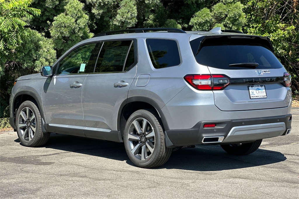 2025 Honda Pilot Touring photo 6