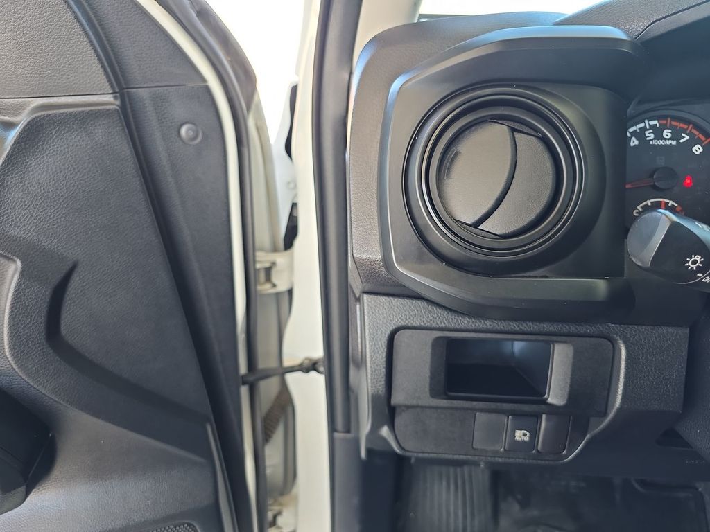 2018 Toyota Tacoma SR photo 15