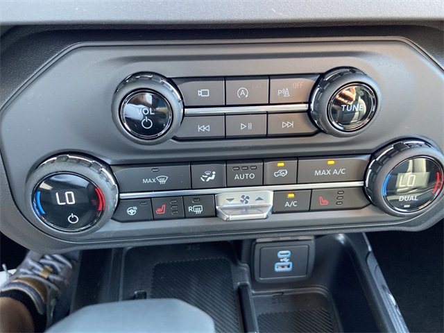 2025 Ford Bronco Outer Banks photo 11