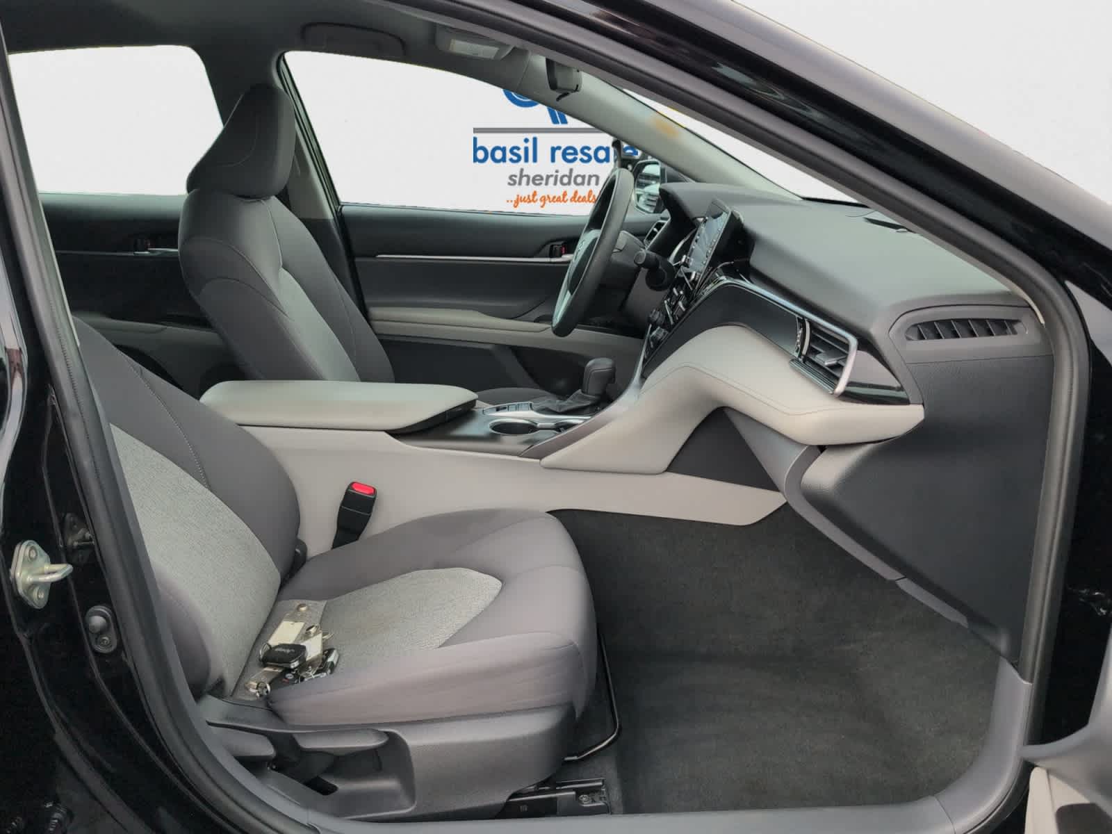 2022 Toyota Camry Hybrid LE SE photo 15