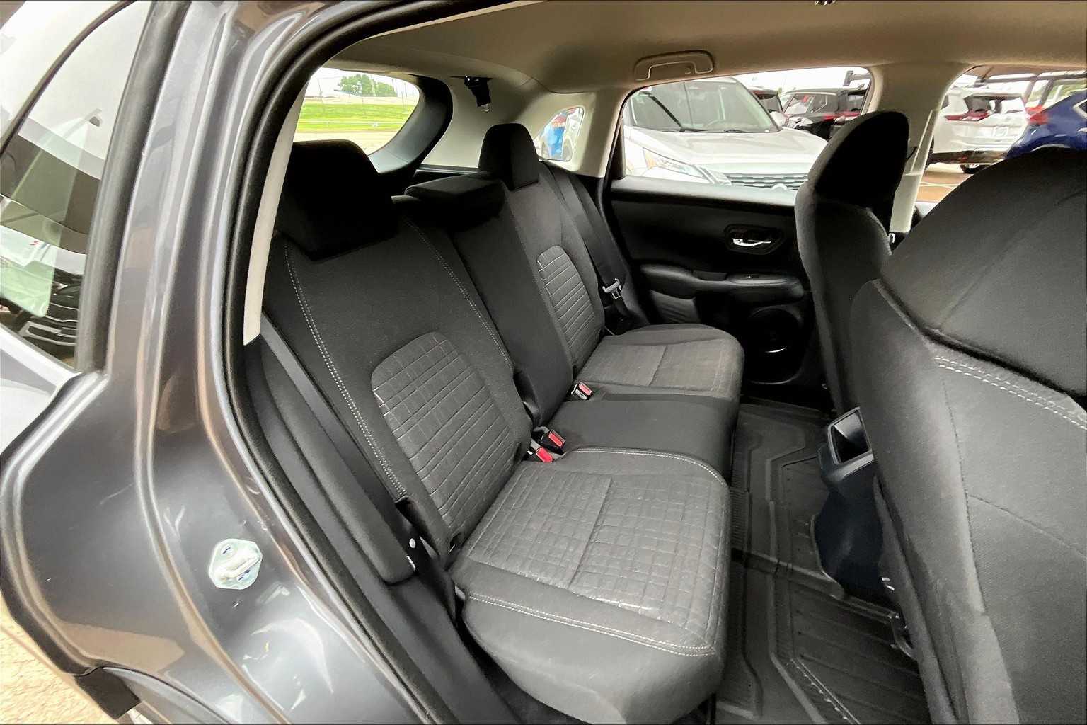 2025 Honda HR-V LX photo 18