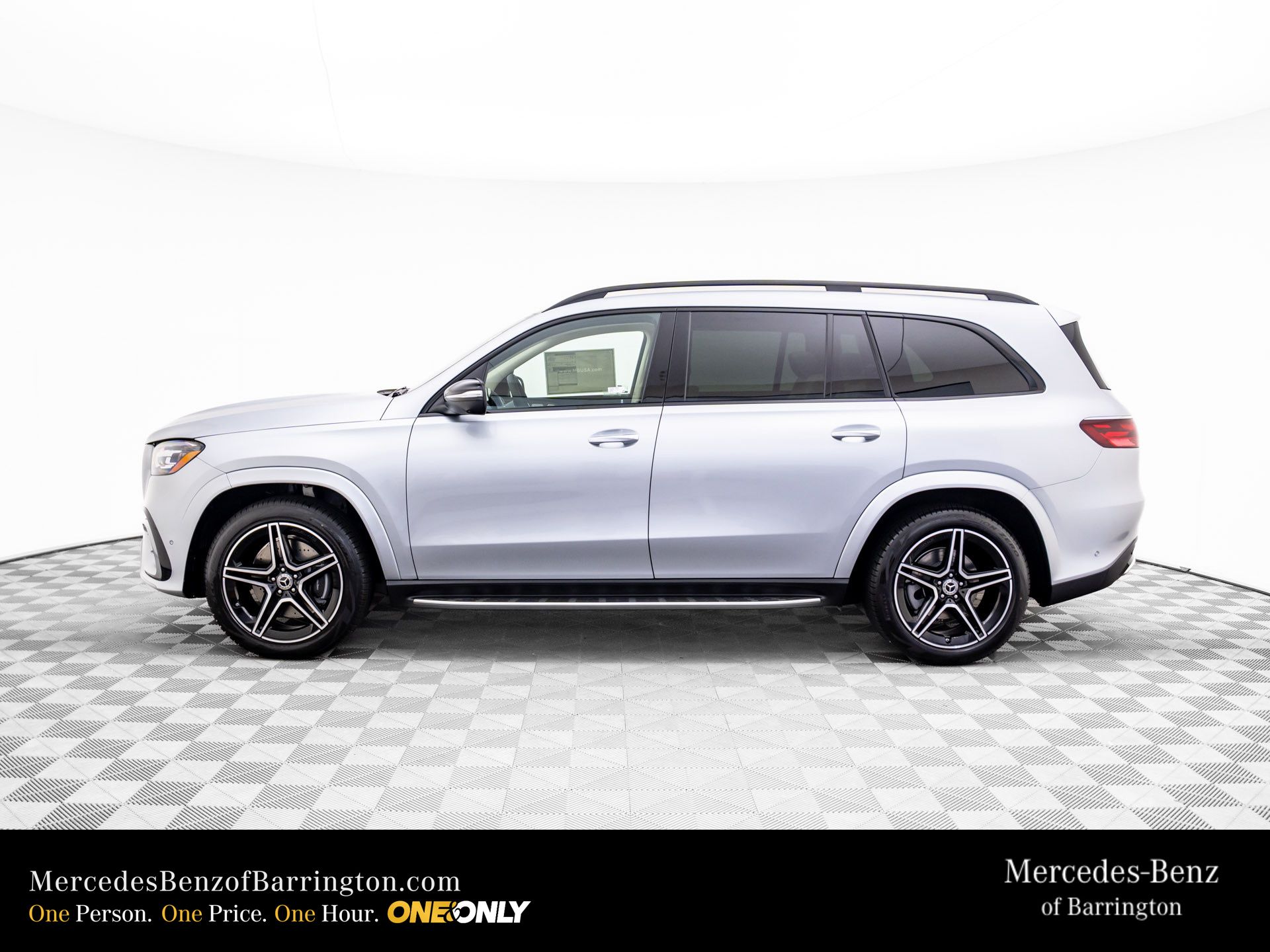 2026 Mercedes Benz GLS 450 4MATIC photo 2