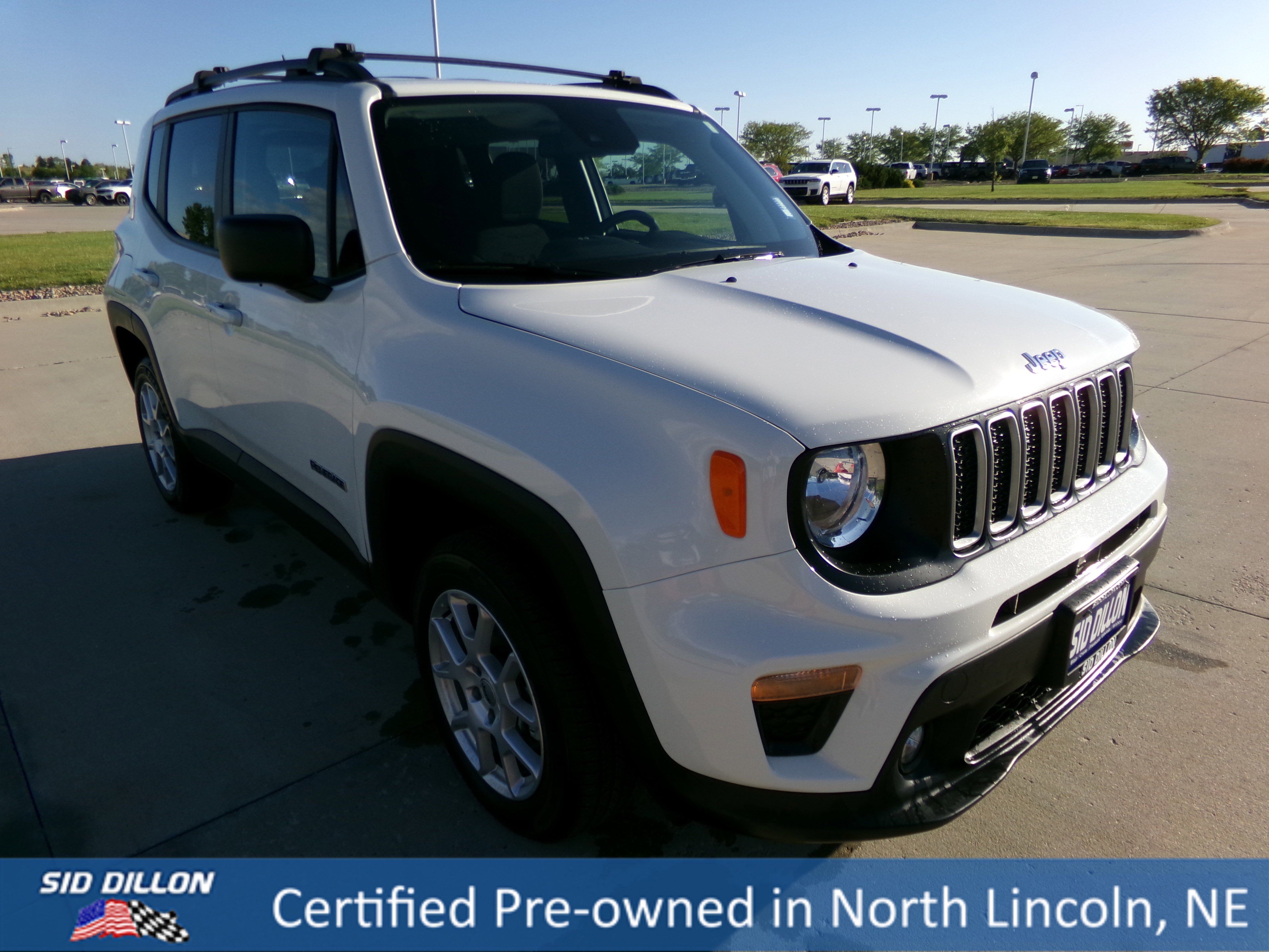 2022 Jeep Renegade Latitude photo 3