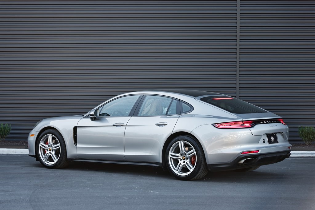 2021 Porsche Panamera 4 photo 3