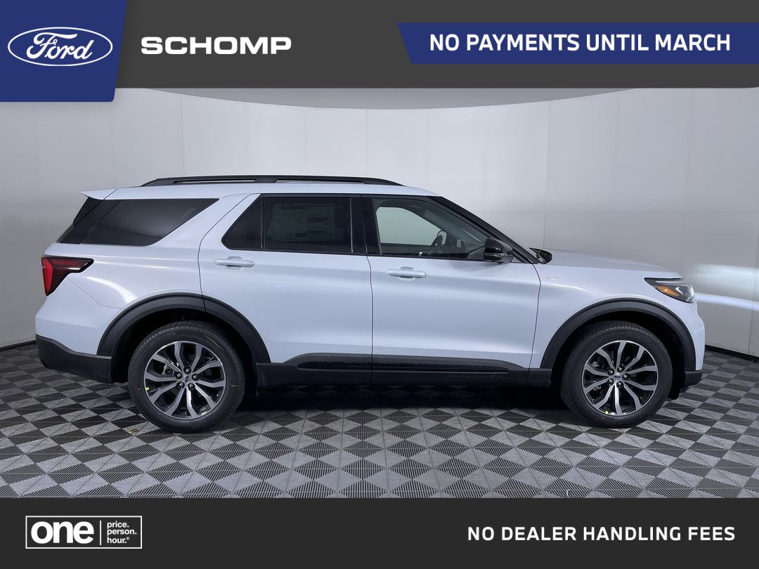 2026 Ford Explorer ST-LINE's photo