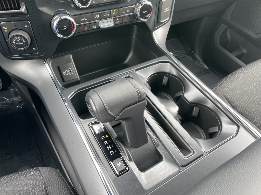2025 Ford F-150 XLT photo 13