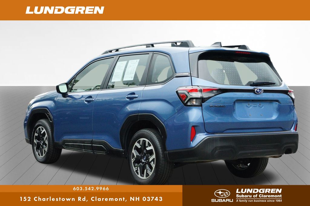 2025 Subaru Forester Base photo 21
