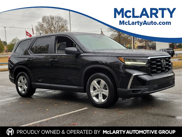 2023 Honda Pilot LX's photo