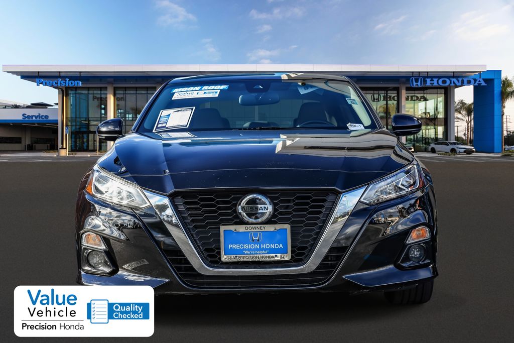 2021 Nissan Altima SR's photo