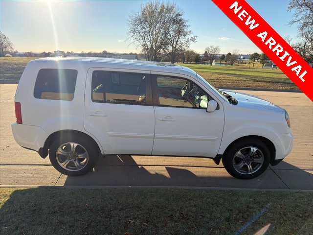 2015 Honda Pilot SE photo 2