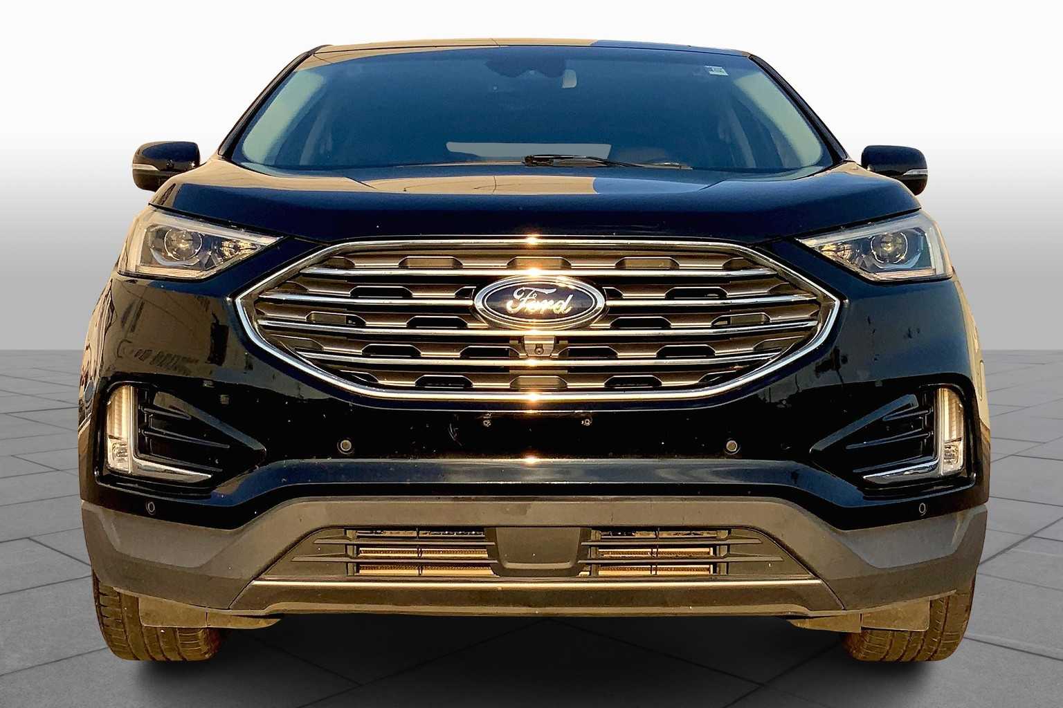 2019 Ford Edge Titanium photo 3