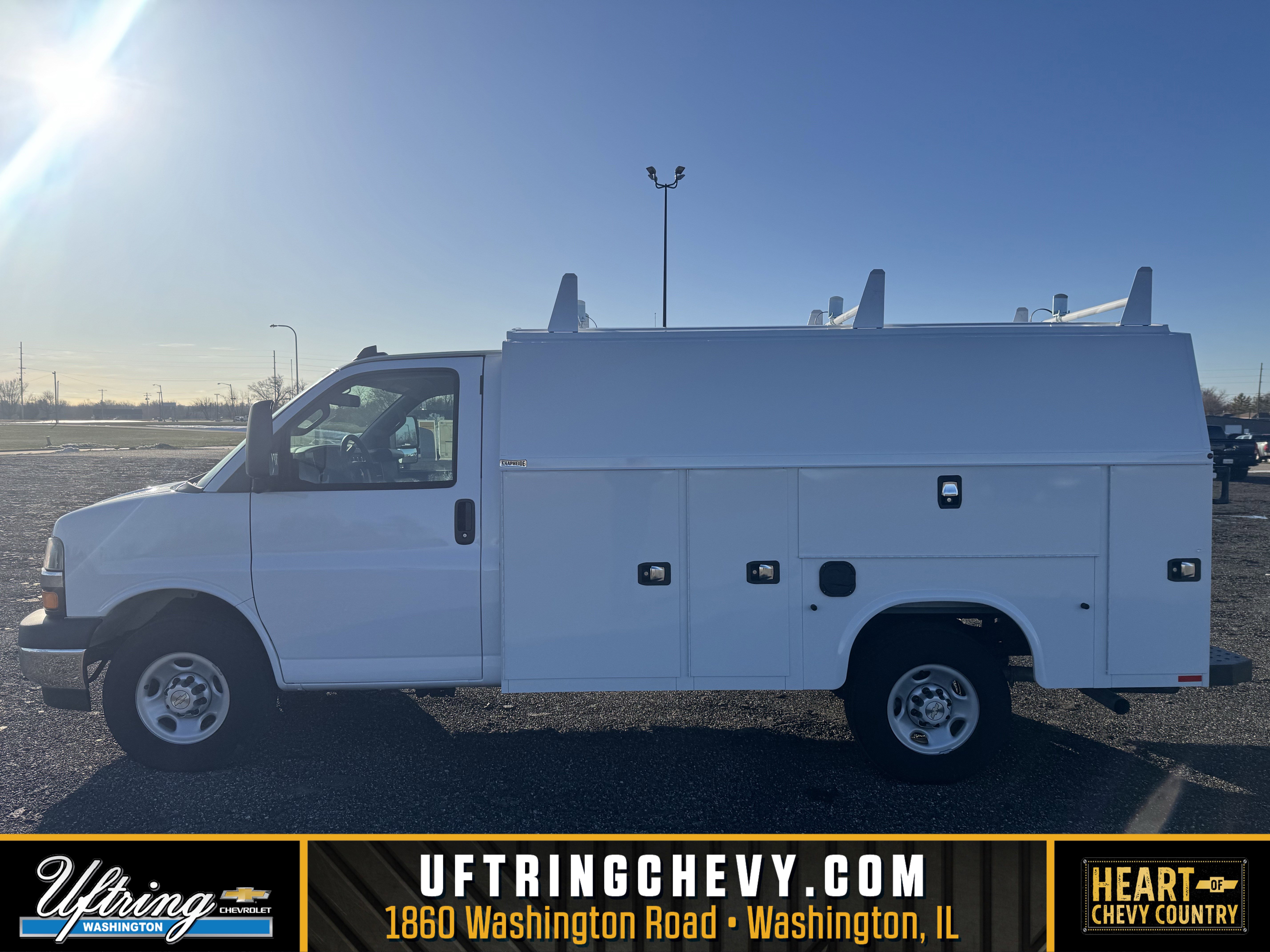 2025 Chevrolet Express Cutaway Base's photo