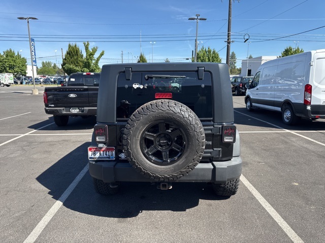 2010 Jeep Wrangler Unlimited Rubicon photo 3