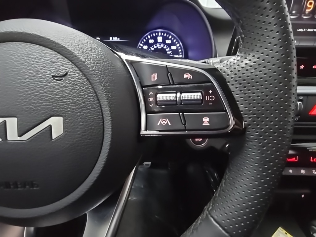 2022 Kia Forte GT-Line photo 22