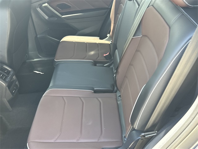 2022 Volkswagen Tiguan SEL Premium R-Line photo 13