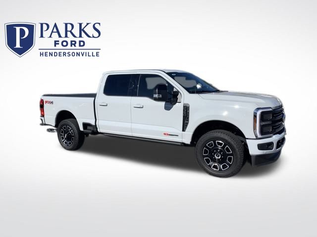 2025 Ford F-350 Super Duty Platinum's photo