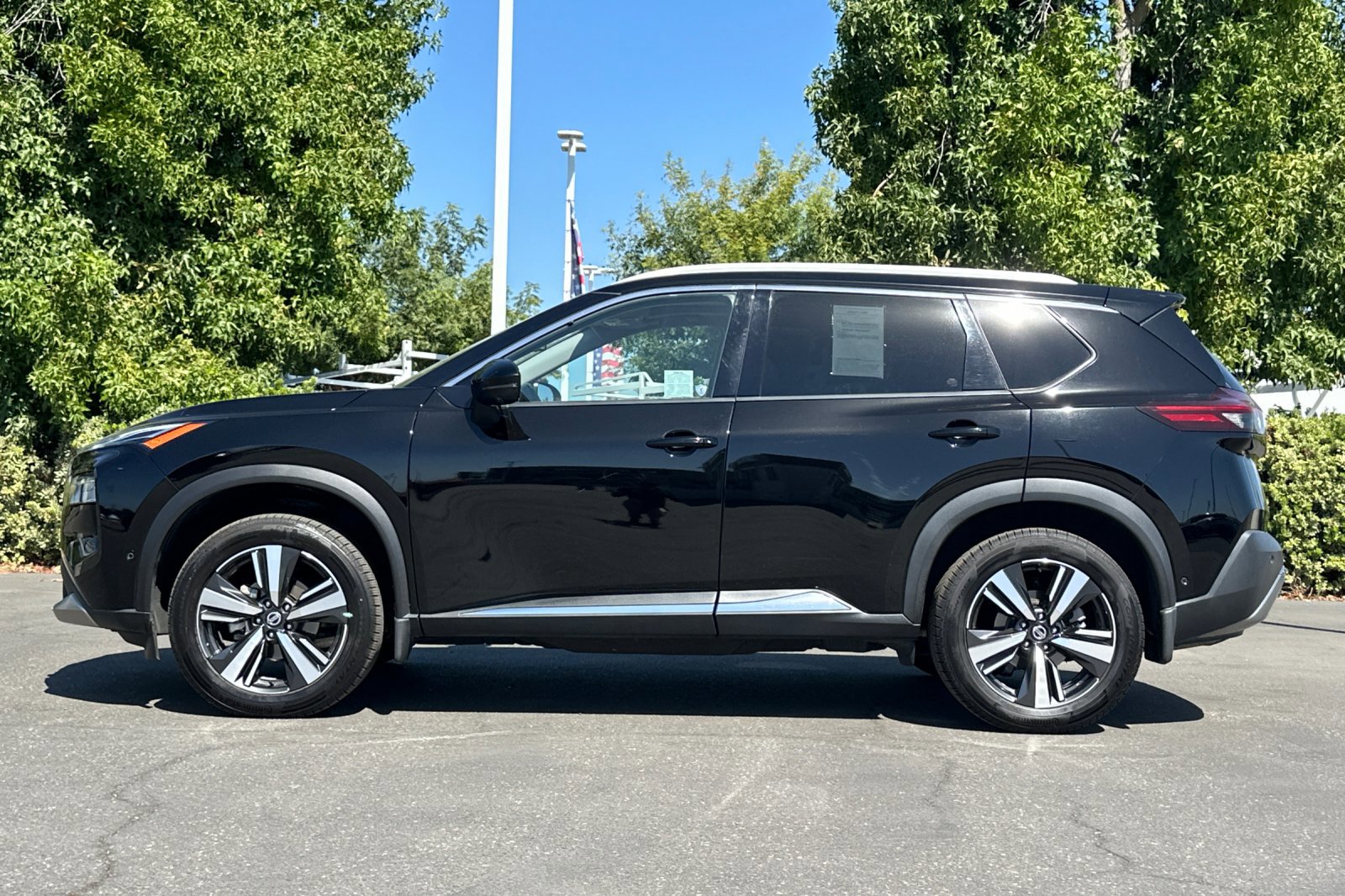 2021 Nissan Rogue Platinum photo 7