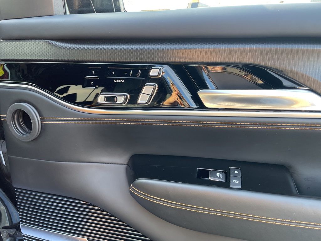 2024 Jeep Grand Wagoneer III photo 39