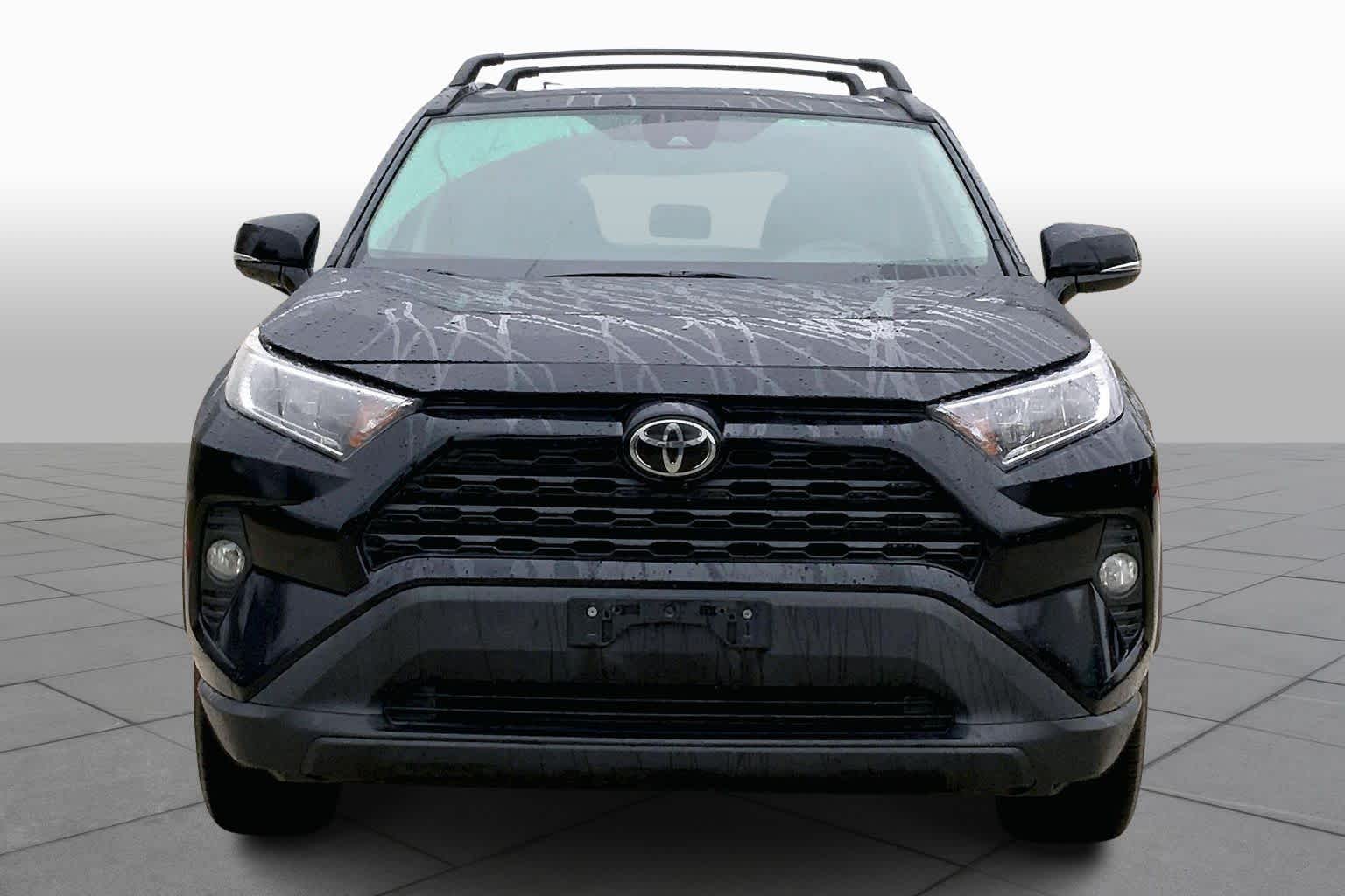 2019 Toyota RAV4 Premium XLE photo 3