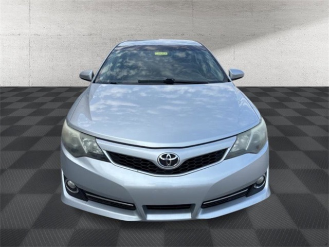 2012 Toyota Camry XLE photo 2