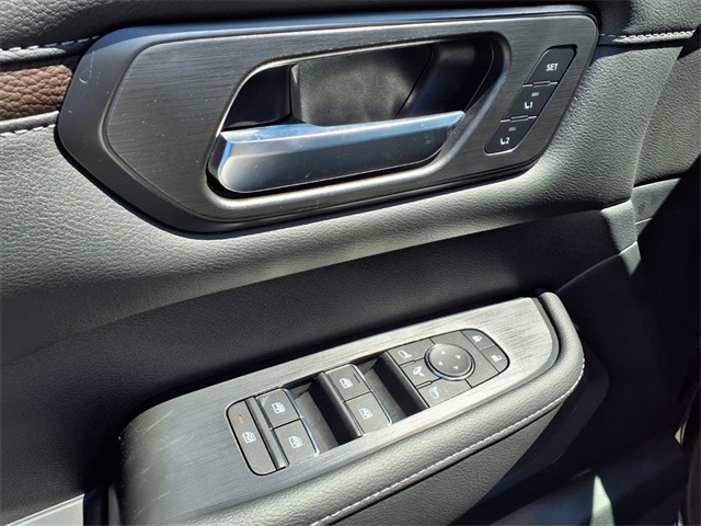 2026 Nissan Armada Platinum photo 11