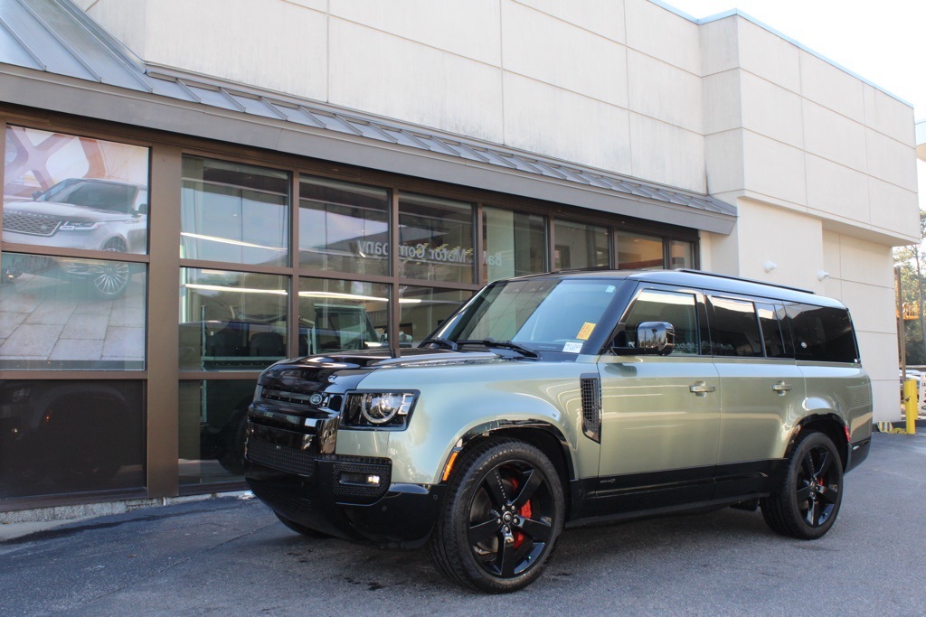 2024 Land Rover Defender X's photo