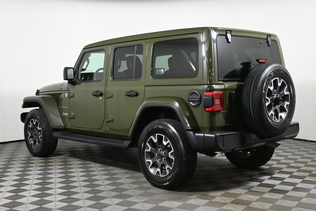 2024 Jeep Wrangler Sahara photo 5