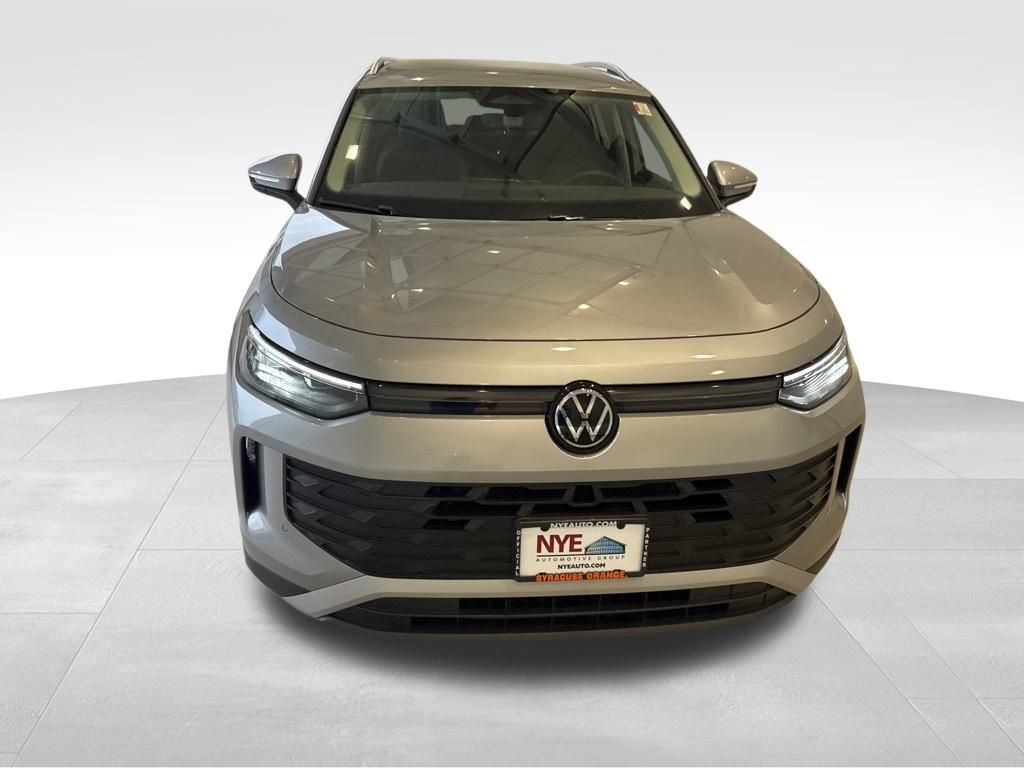 2025 Volkswagen Tiguan SE photo 8