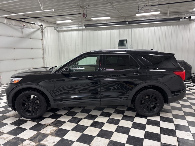 2020 Ford Explorer Platinum's photo