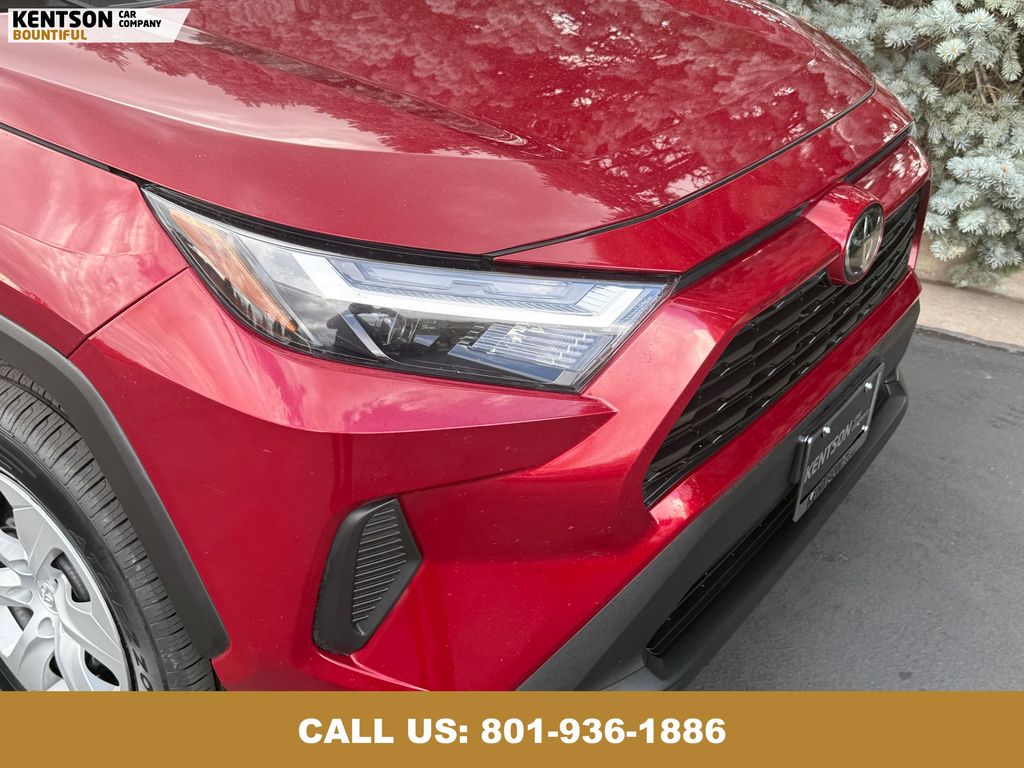 2024 Toyota RAV4 LE photo 14