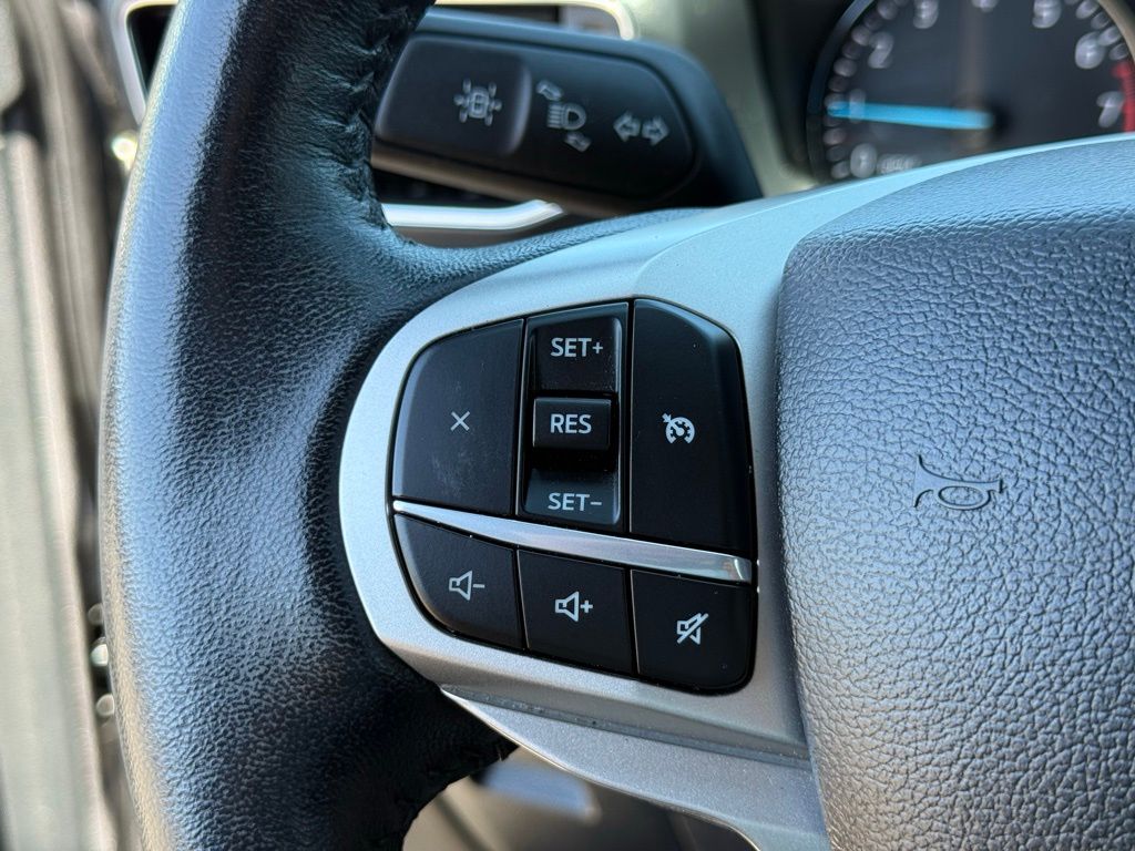 2023 Ford Explorer XLT photo 16