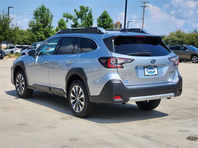 2025 Subaru Outback Touring XT photo 3