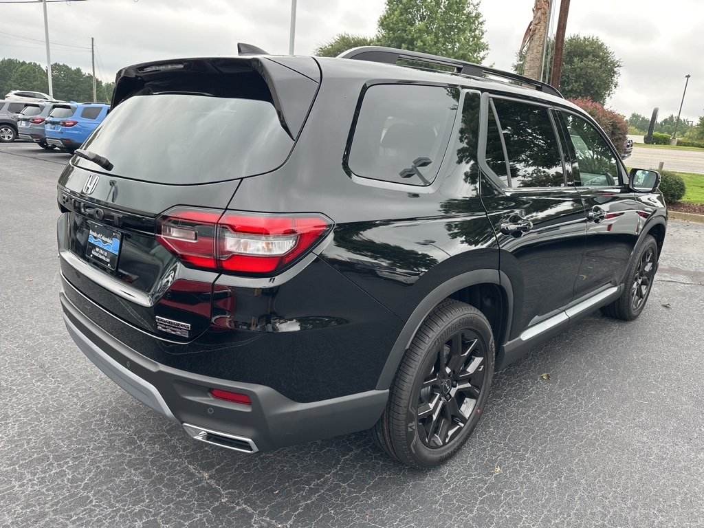 2025 Honda Pilot Touring photo 3