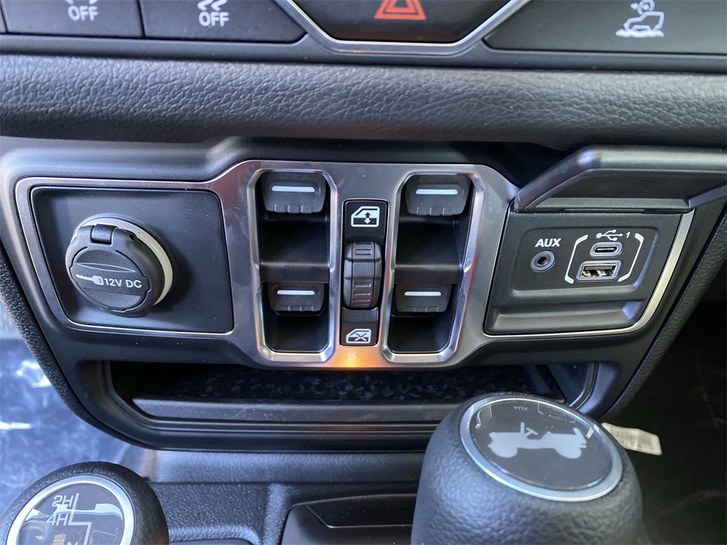 2025 Jeep Wrangler Sport photo 20