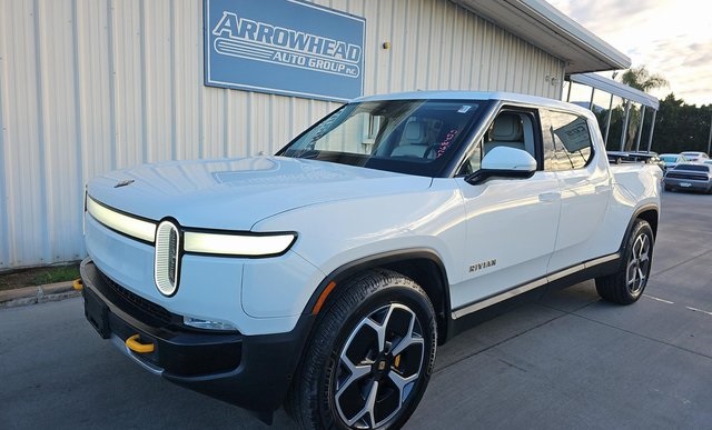 2022 Rivian R1T Adventure's photo