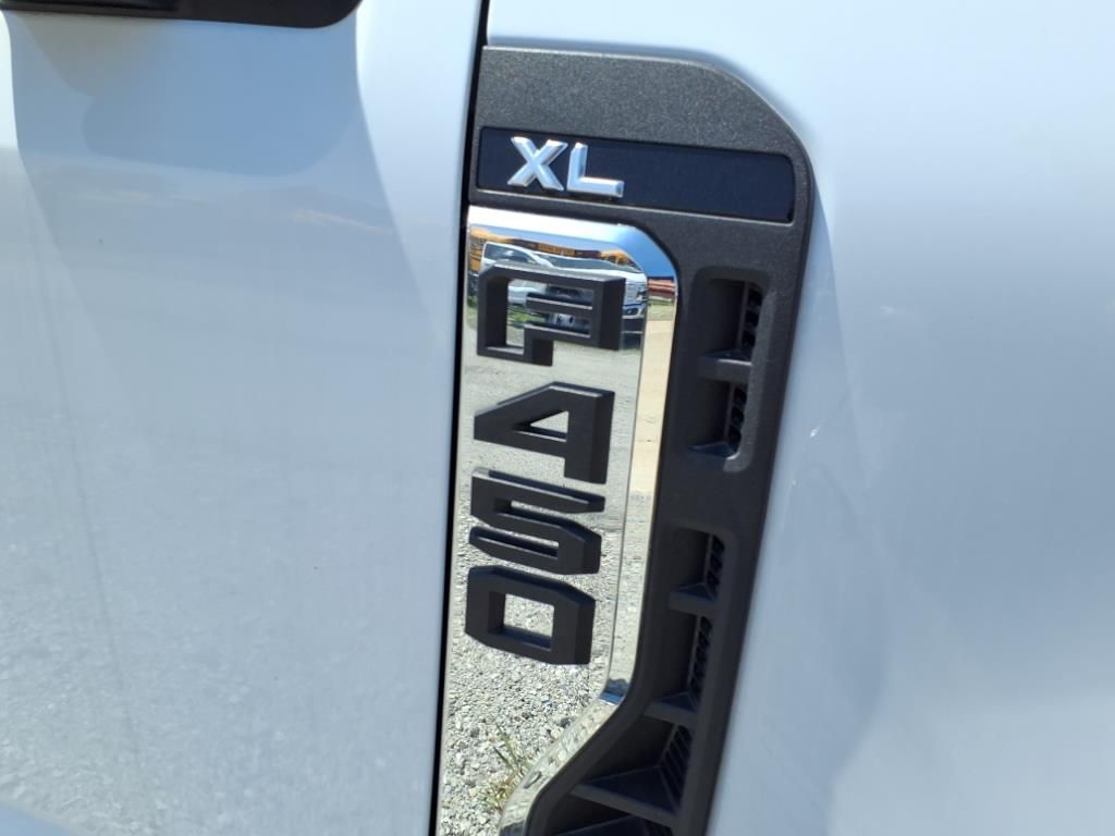 2024 Ford F-450 photo 17
