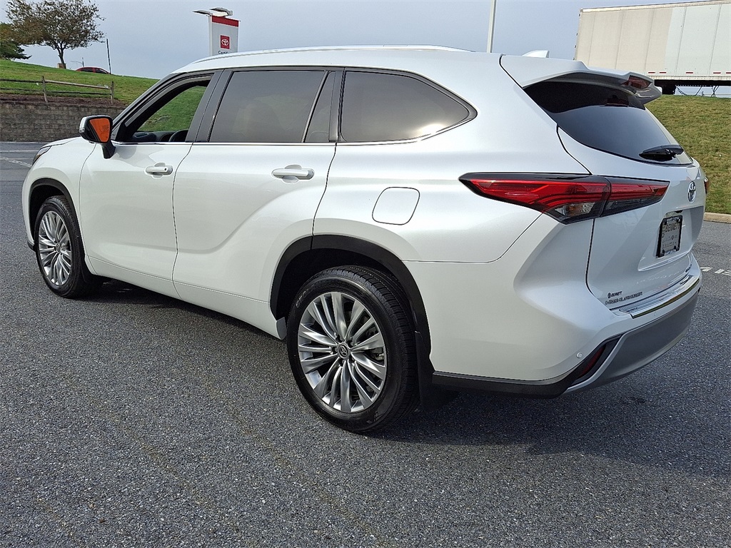 2023 Toyota Highlander Platinum photo 6