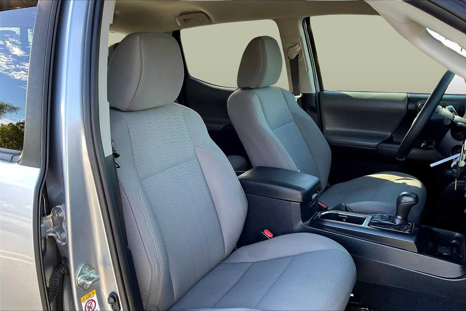2019 Toyota Tacoma SR 4x4 Double Cab V6 photo 8