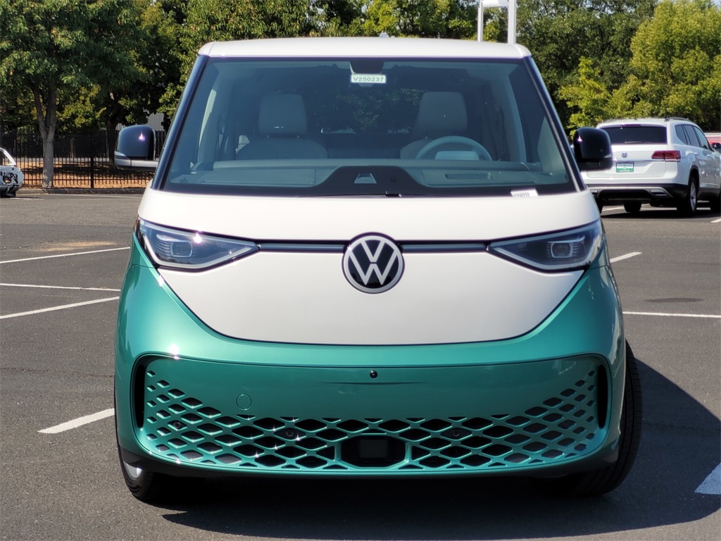 2025 Volkswagen ID. Buzz Pro Plus photo 2